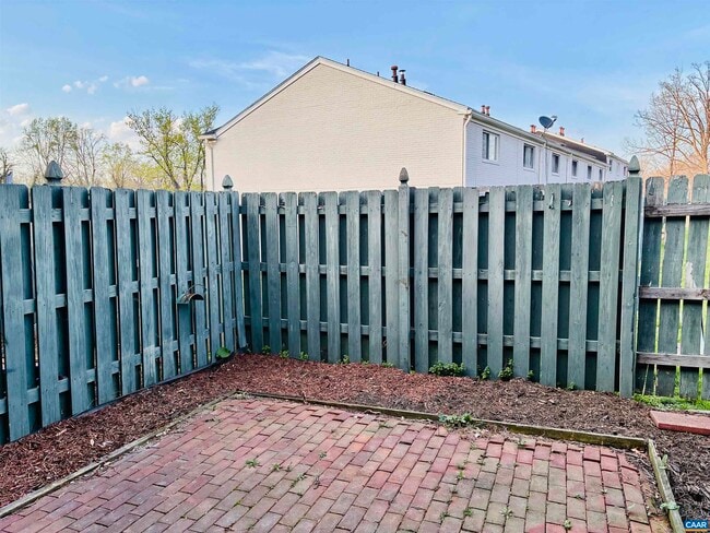 Building Photo - 210 Saponi Ln