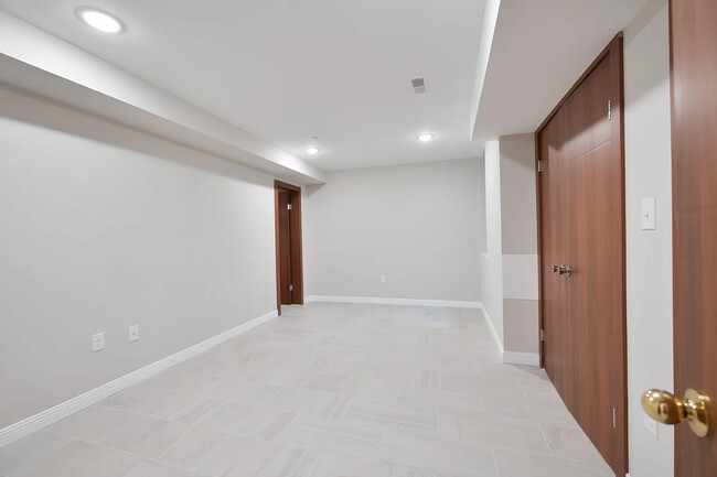 Building Photo - 616 N 40th St