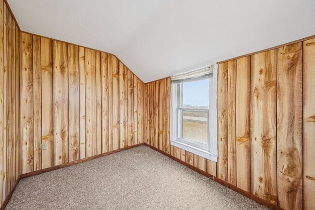 Building Photo - 11N455 Tower Rd