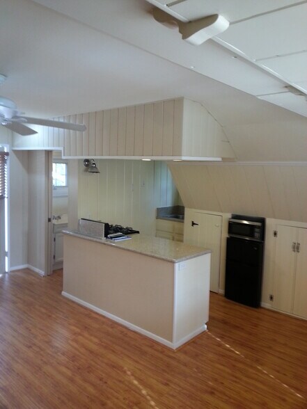 Building Photo - 5815 Highland Ave