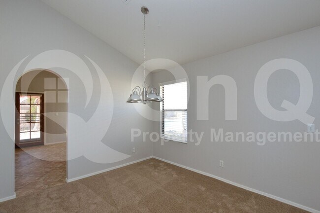 Building Photo - 2808 E Nora St