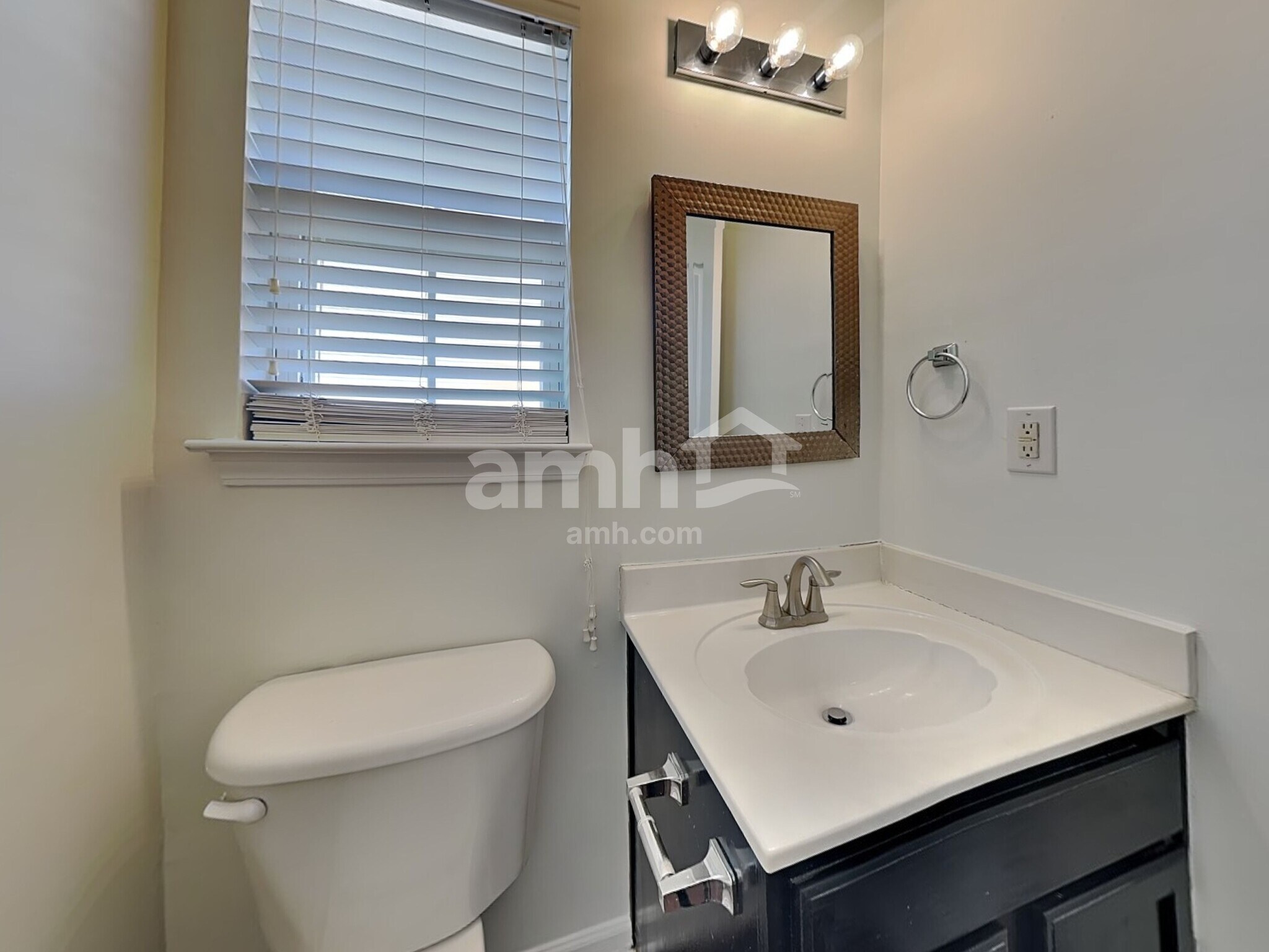 Building Photo - 133 Milroy Ln