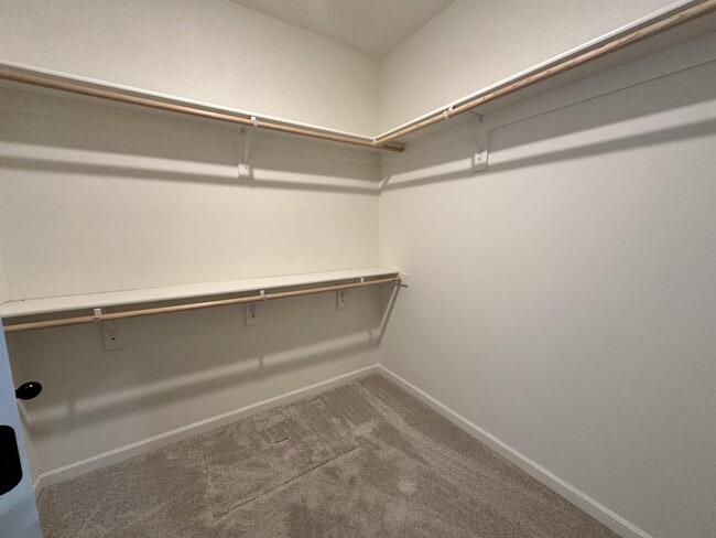 Building Photo - 823 Riley Dr NE