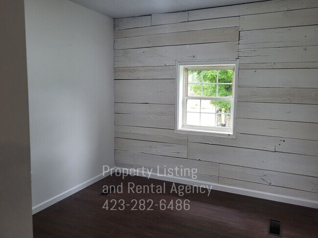 Building Photo - Vance Tank Road