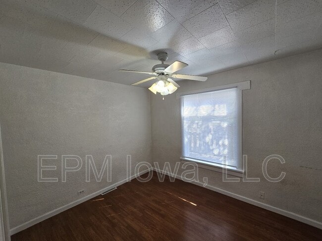 Building Photo - 2113 Mulberry St
