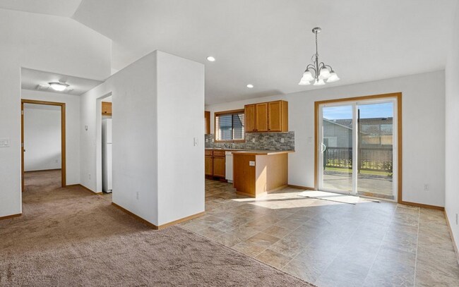 Building Photo - 1409 W Electra St