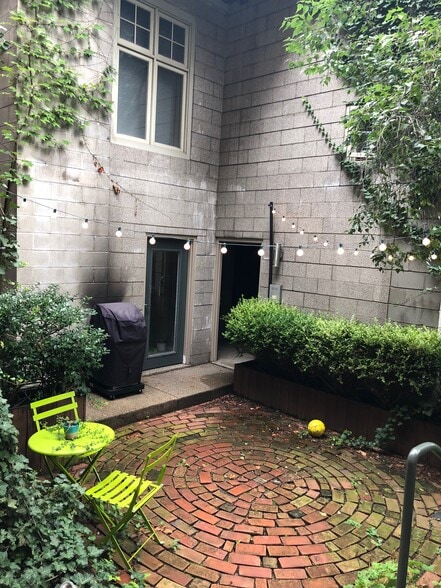 Building Photo - 1824 Carey Way