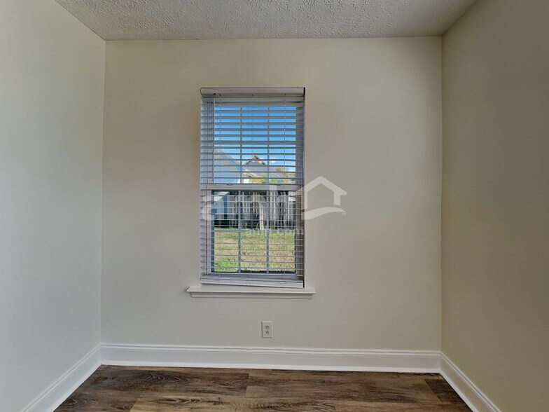 Building Photo - 1117 Mantle Way