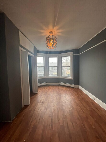 Building Photo - 164 Clendenny Ave