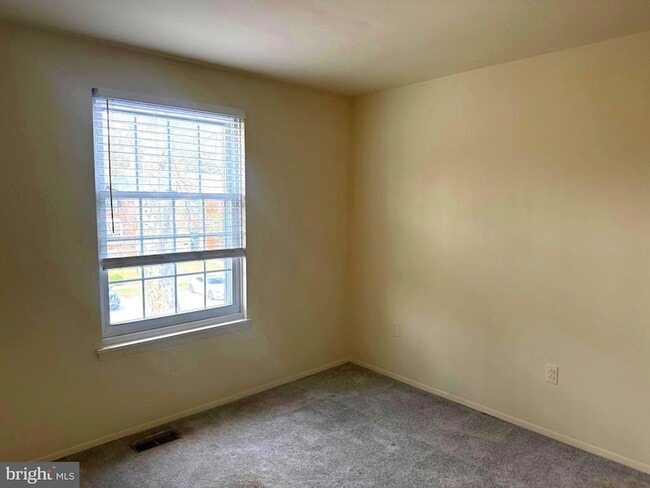 Building Photo - 1 Crotona Ct