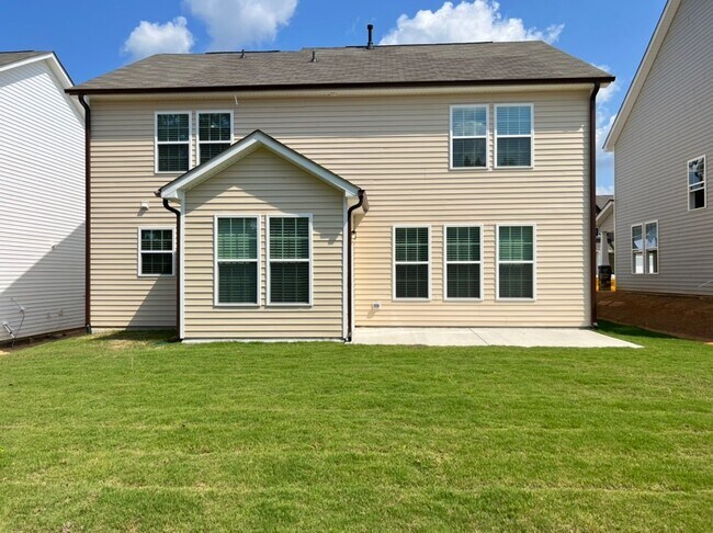Building Photo - Beautiful New Construction Home w/ Ground ...
