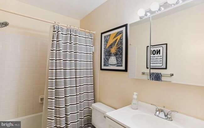 Building Photo - 13348 Neerwinder Pl