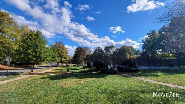 Building Photo - 6733 Constitution Ln