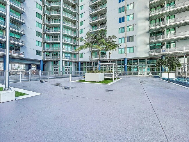 Building Photo - 690 SW 1st Ct