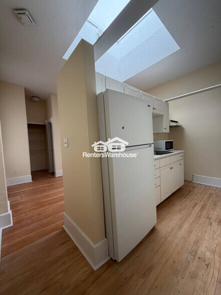 Building Photo - 1215 25th St