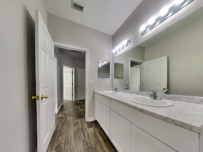 Building Photo - 9251 Hawkeye Dr