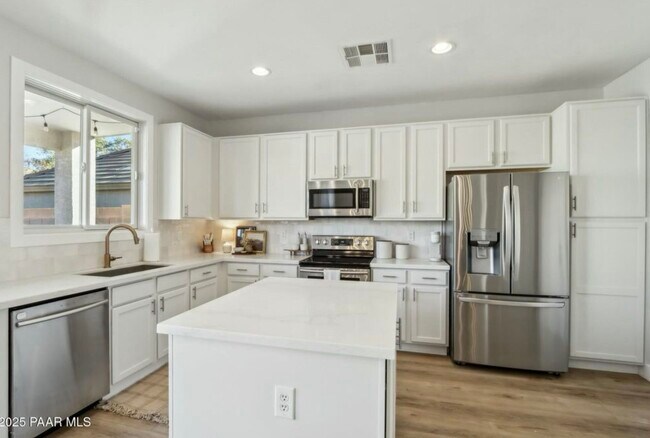 Building Photo - 18260 W Bridger St