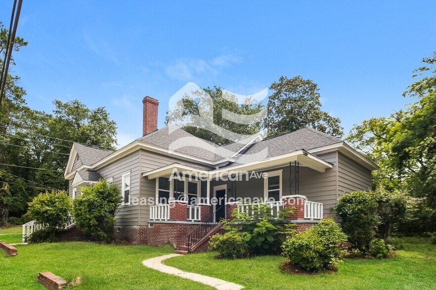 Building Photo - 2116 Pinehurst Rd