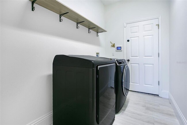 Building Photo - 15049 Spinnaker Cove Ln