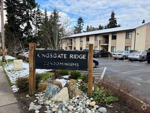 Building Photo - Kingsgate Ridge Condominiums - Kirkland