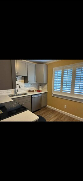 Kitchen - 6700 1st Ave S