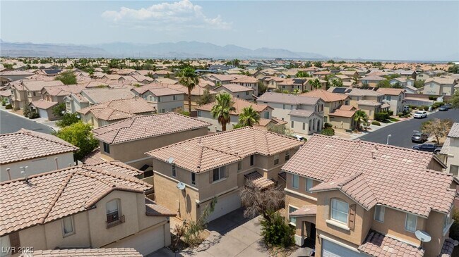 Building Photo - 7859 Windhamridge Dr
