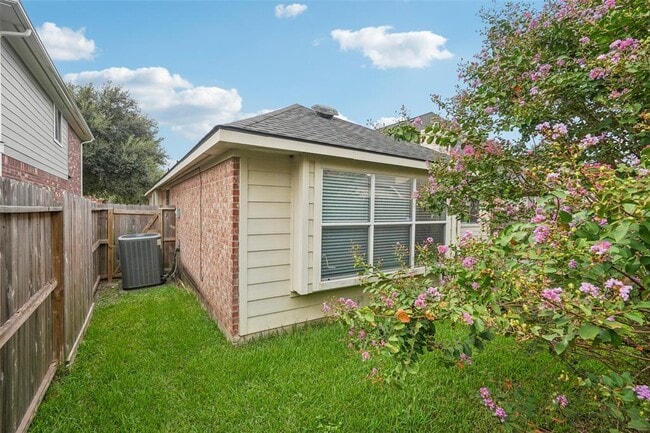 Building Photo - 16614 New Market Ln