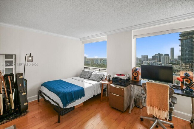 Building Photo - 1541 Brickell Ave