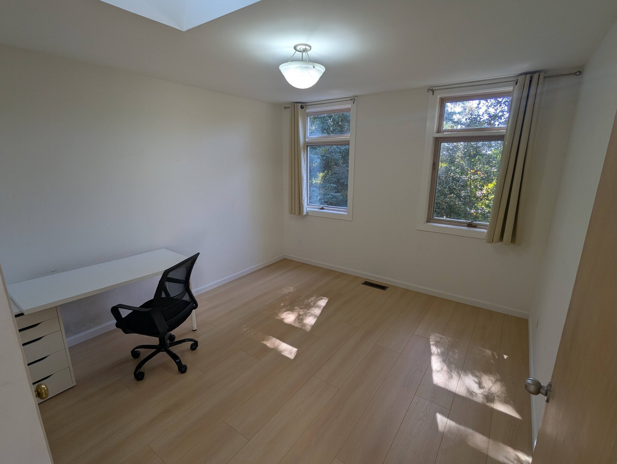 2nd floor bedroom 2 - 2346 Cedar St
