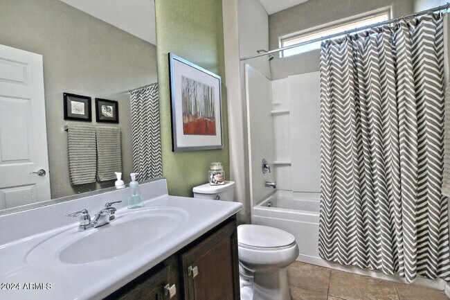 Building Photo - 4394 N Hummingbird Dr