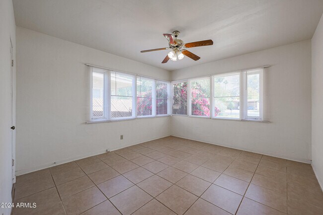 Building Photo - 7030 N 14th Ave
