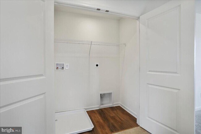 Building Photo - 64 Stafford Pl