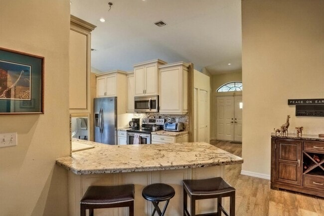 Building Photo - 522 SW Timber Trail
