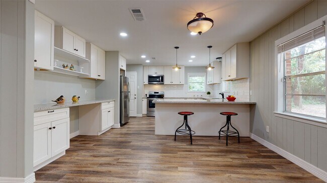 Building Photo - 14246 FM1314