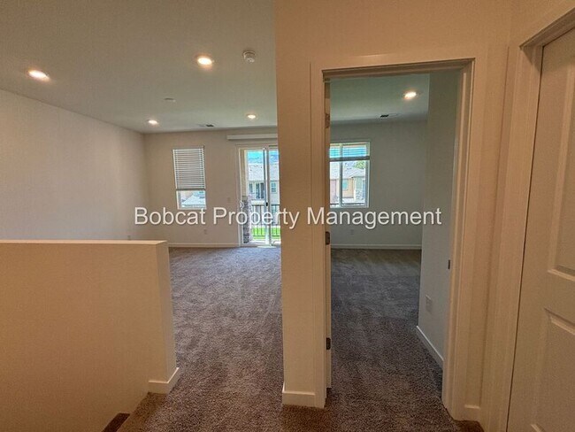 Building Photo - 839 Centerville St