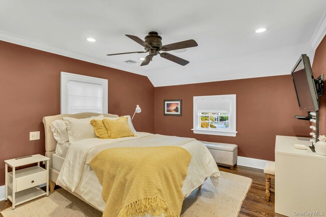 Building Photo - 105 Academy St