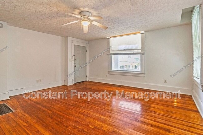 Building Photo - 1166 Bond St