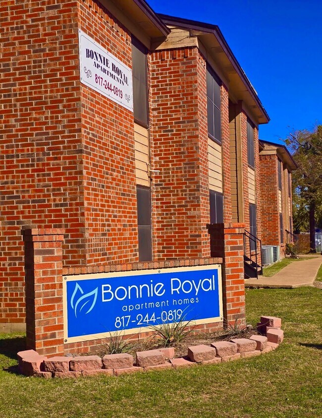 Building Photo - 3229 Bonnie Dr