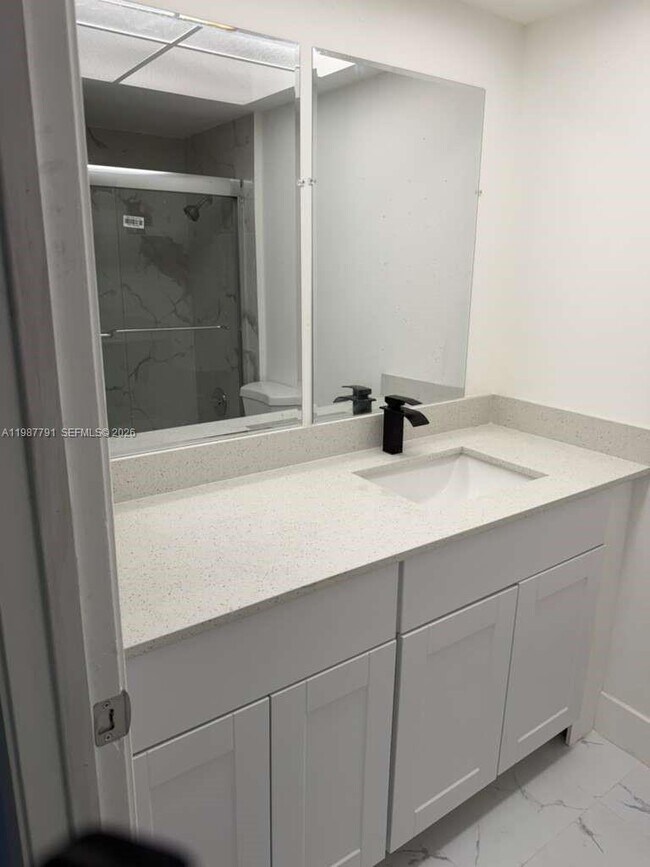 Building Photo - 4030 School Cir