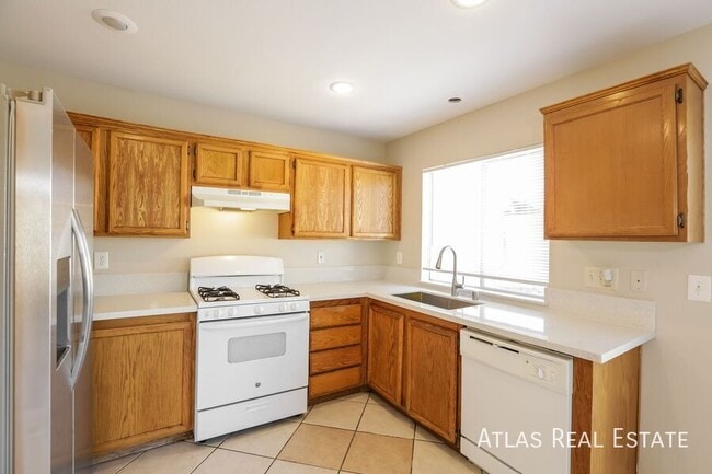 Building Photo - 4933 Via Luis Ct