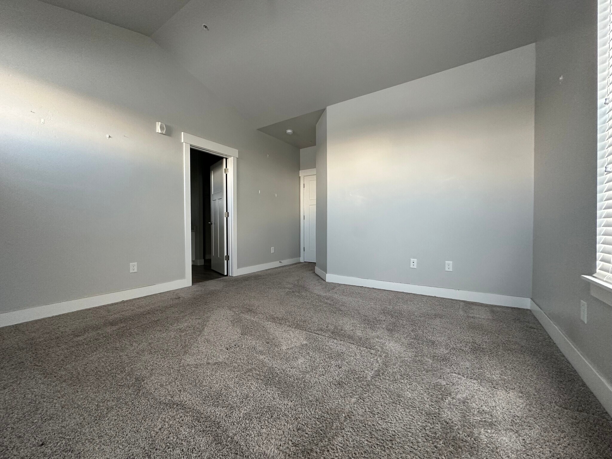 Master Bedroom - 14637 S McKellen Dr
