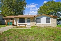 Building Photo - Charming 3-Bedroom Home in Universal City - Realtor Commission: $350