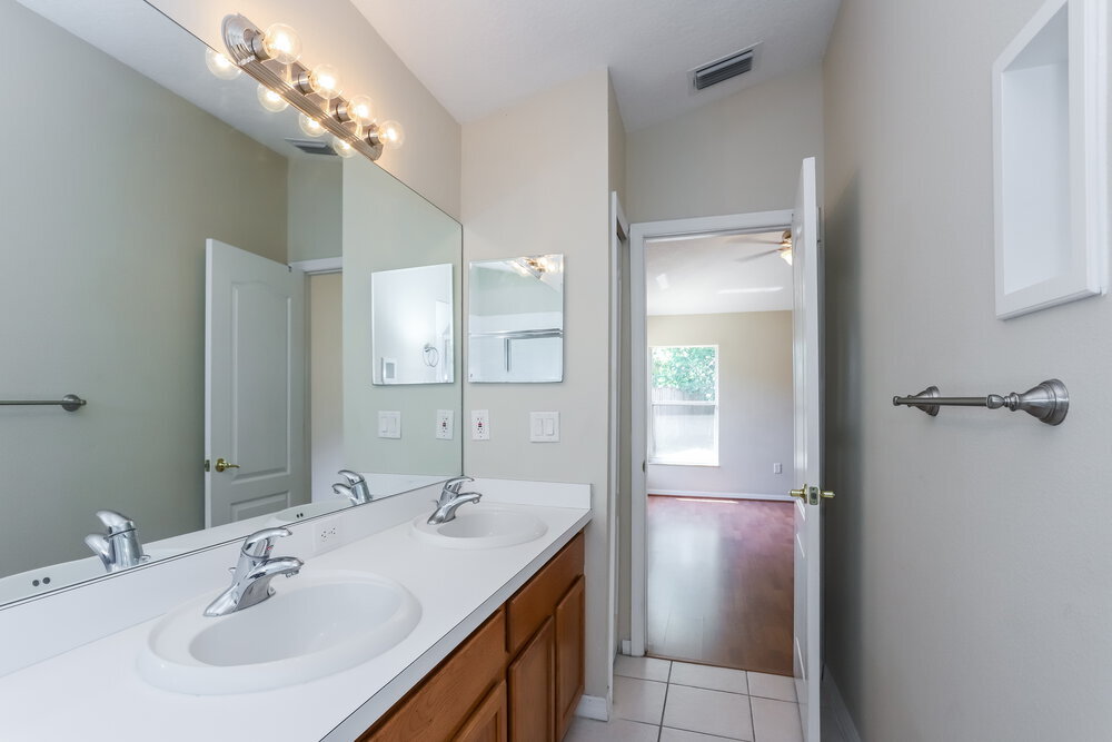 Building Photo - 733 Somerstone Dr