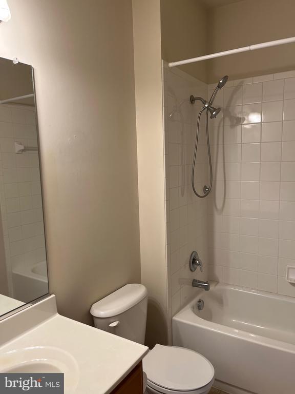 Building Photo - 113 Hotchkiss St