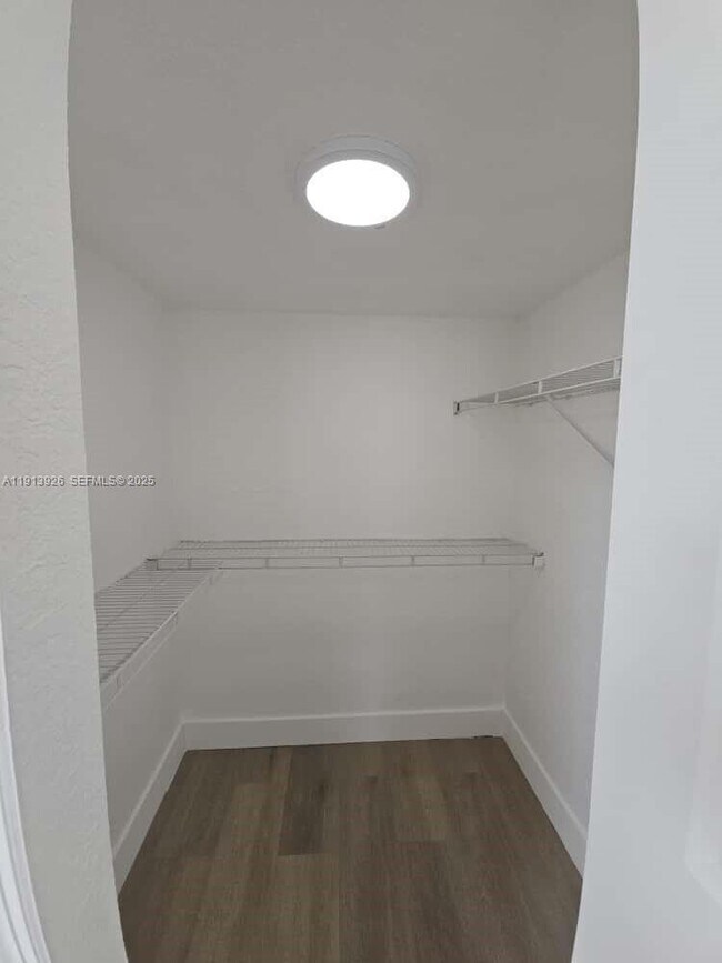 Building Photo - 8101 Crespi Blvd