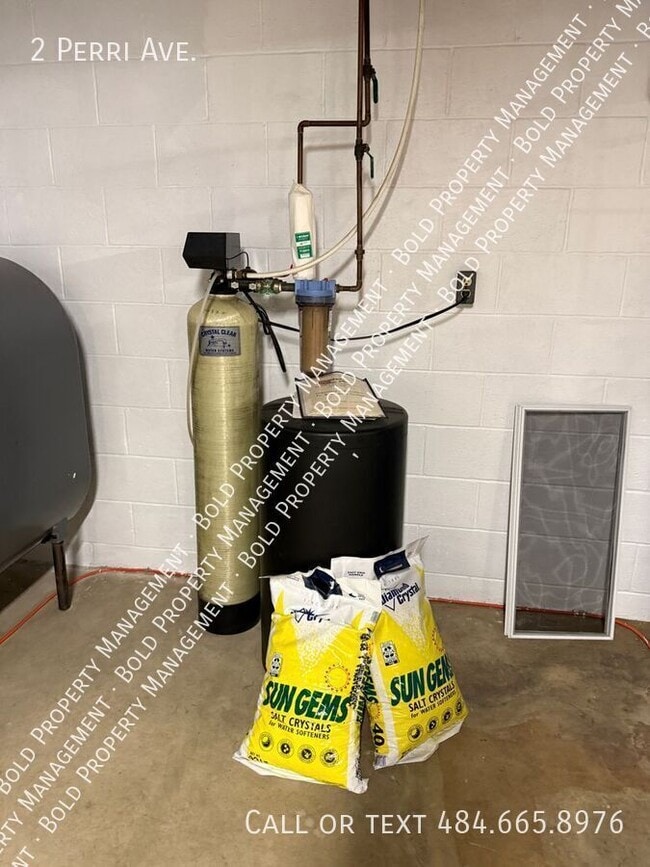 Building Photo - 2 Perri Ave