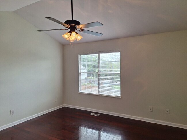 Building Photo - Convenient location to interstate in North...