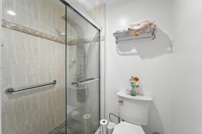 Building Photo - 3821 Abbey Ct