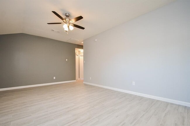 Building Photo - 14923 Sunset Bay Ct