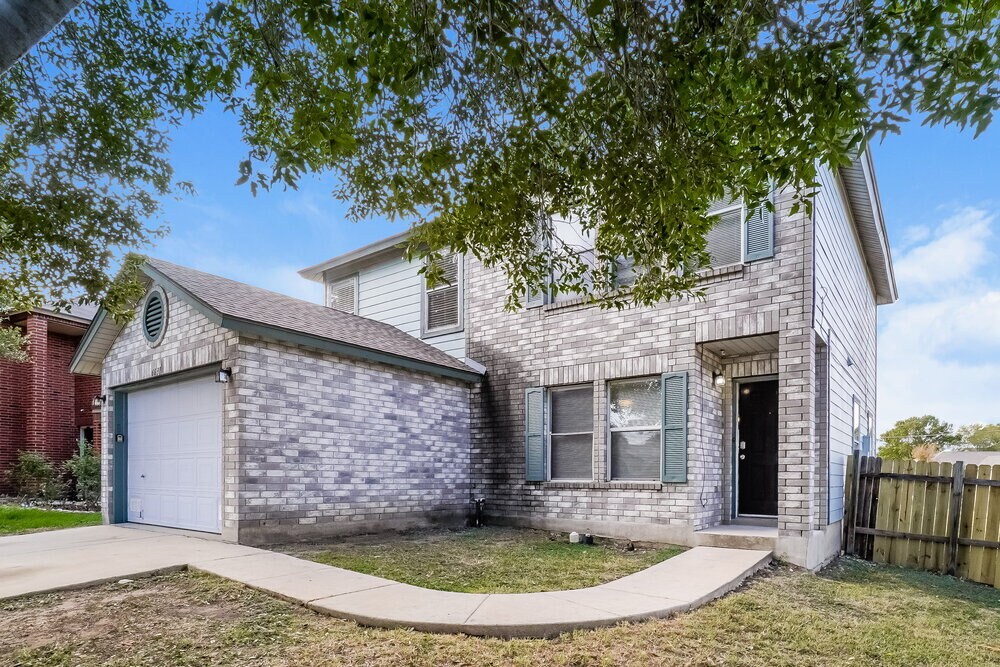 Building Photo - 6631 Highland Grass